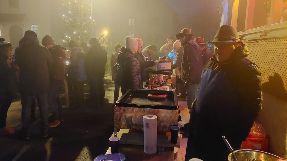 2025-12-14-Besinnliche-Adventfeier-Funkenzunft-Röns-19.59.40.jpeg