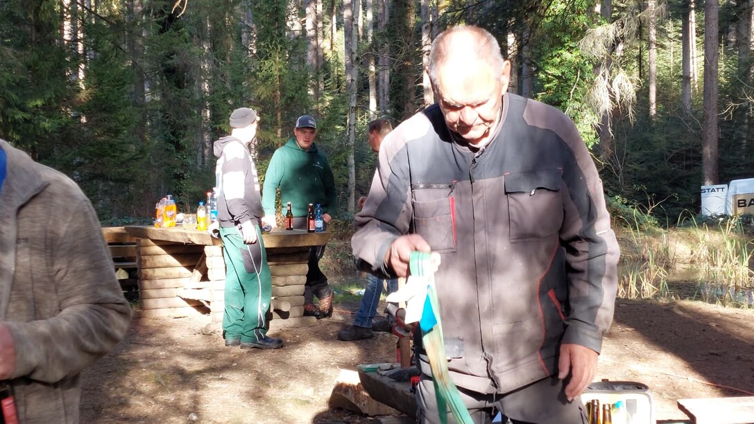 2025-11-15-FZR-Rönser-Weiher-Brückensanierung-14.10.45 (3).jpeg